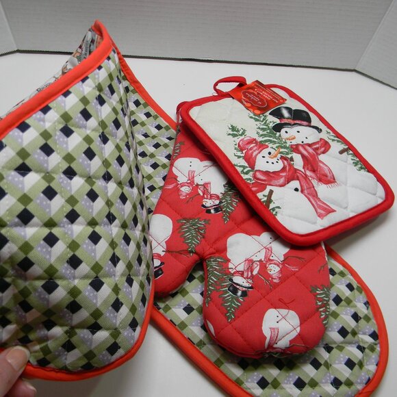 Lot of Christmas Kitchen Decor Towels Salt Pepper Gravy Boat All New Unused - Picture 5 of 8